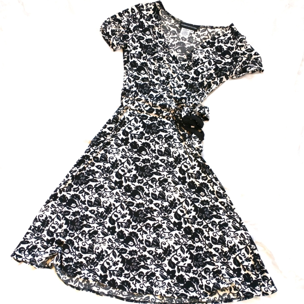 LAST CHANCE Donna Morgan Wrap Dress
